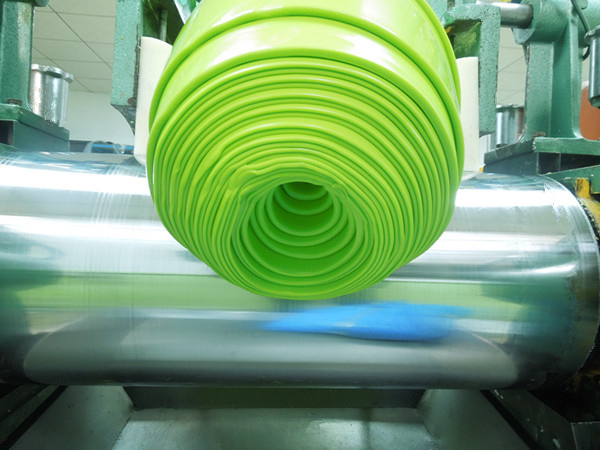 原材料混煉(liàn)_副本.jpg 原材料混(hún)煉_副本.jpg