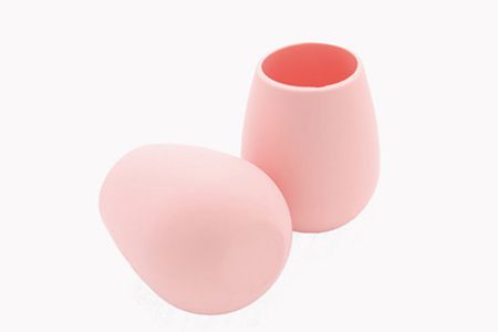 矽(guī)膠材質的創意水杯 矽膠(jiāo)材質的創意(yì)水(shuǐ)杯