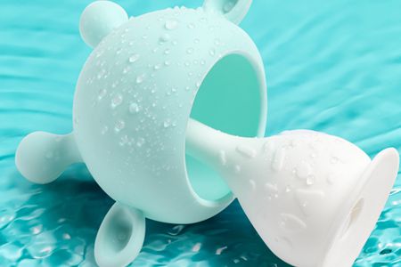 2矽膠兒（ér）童牙膠