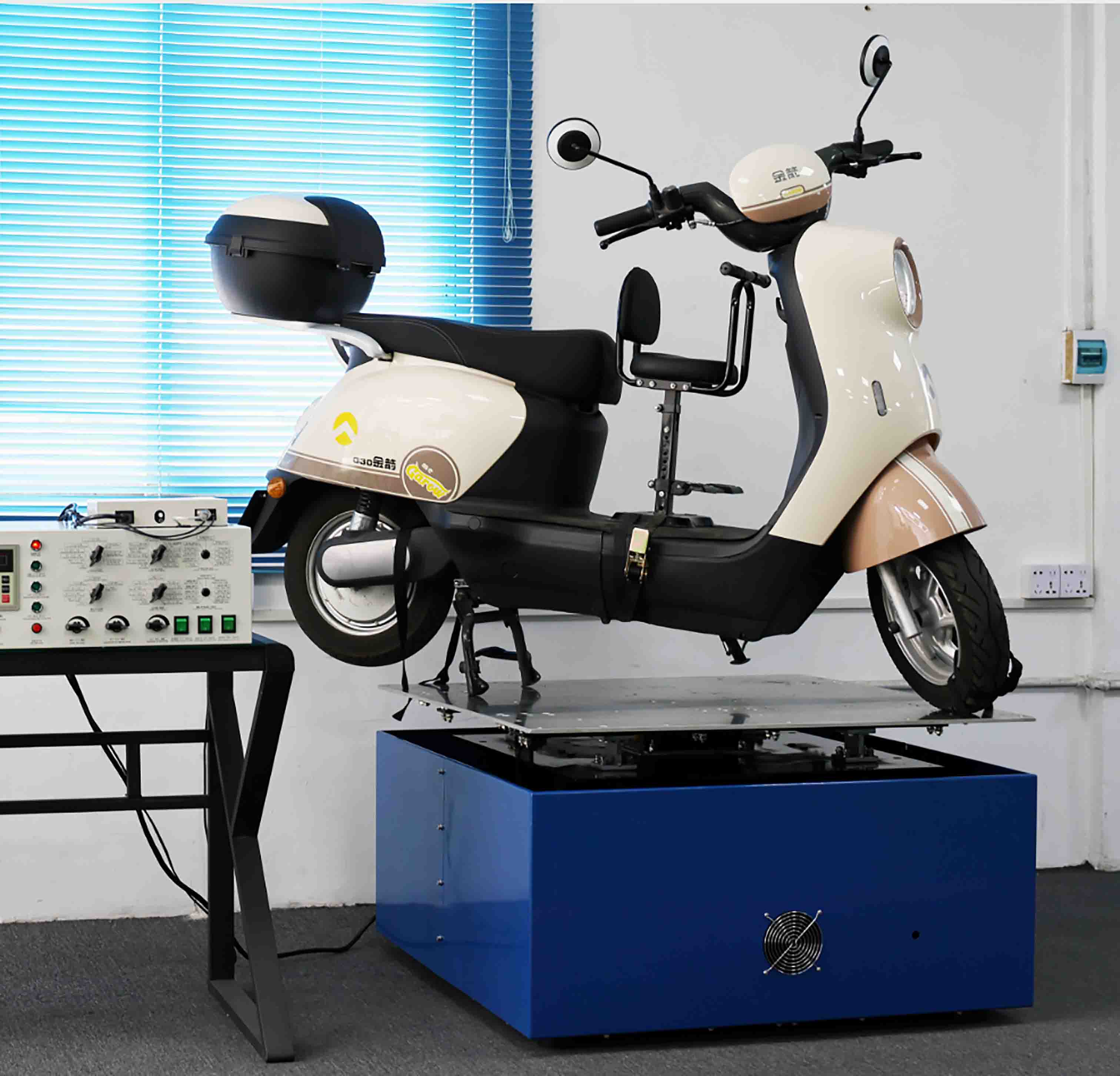 電磁式振動台