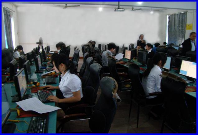 圖五 計算機辦公軟件操(cāo)作比賽現場 圖五 計算機辦公軟件操作比賽現場(chǎng)